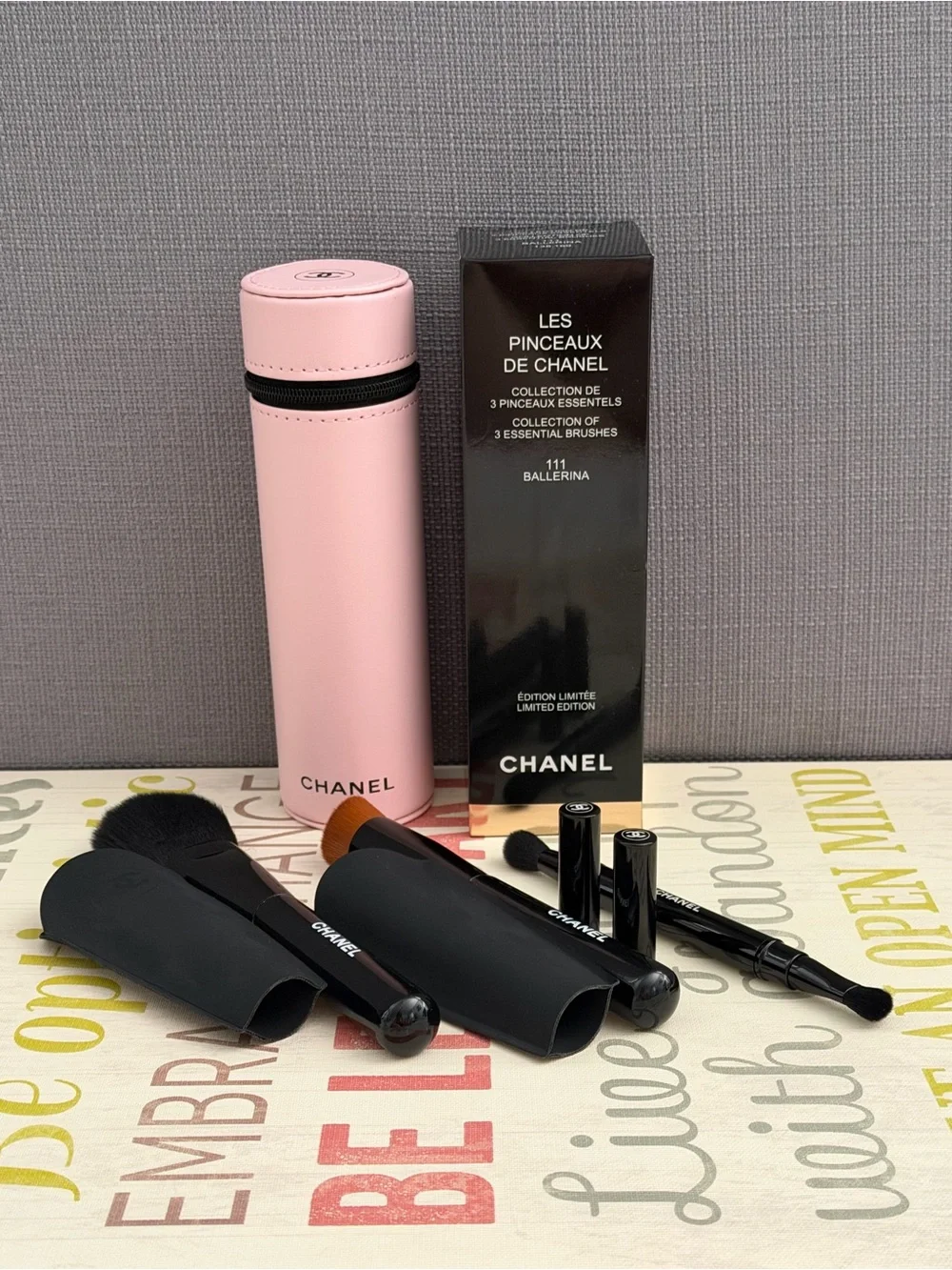 Chanel Les Pinceaux Limited Edition 3-Piece Brush Set 111 Ballerina New
